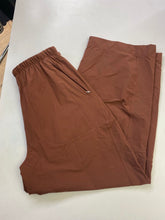 Load image into Gallery viewer, Lululemon barrel leg pants 6