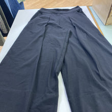 Load image into Gallery viewer, Lululemon crop wide leg leggings 6