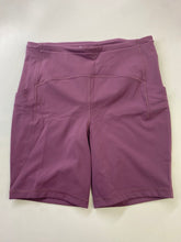 Load image into Gallery viewer, Lululemon biker shorts 10