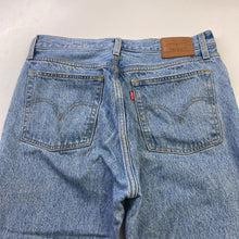 Load image into Gallery viewer, Levis wedgie Straight 29