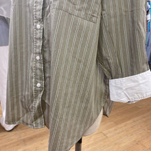 Load image into Gallery viewer, H&M long sleeve shirt XL
