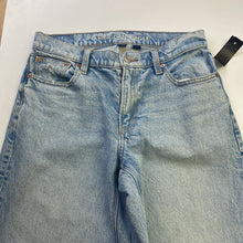 Load image into Gallery viewer, American Eagle barrel jeans 2 Short