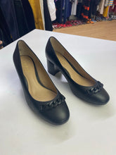 Load image into Gallery viewer, Lauren Ralph Lauren pumps 7
