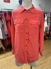 Load image into Gallery viewer, Vince Camuto silk top XS