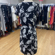 Load image into Gallery viewer, St. Martins dress 34