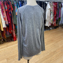 Load image into Gallery viewer, Lululemon stretchy long sleeve top 12