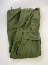 Load image into Gallery viewer, TNA cargo pants 2