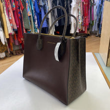 Load image into Gallery viewer, Michael Kors tote w strap