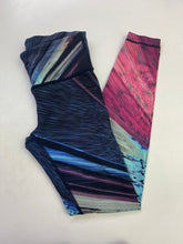 Load image into Gallery viewer, Lululemon multi print leggings 6