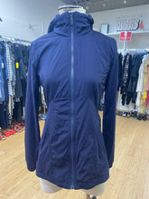 Load image into Gallery viewer, Lululemon light jacket 6