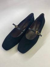 Load image into Gallery viewer, La Canadienne Suede Flats 10