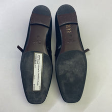 Load image into Gallery viewer, La Canadienne Suede Flats 10