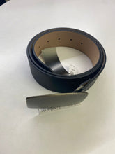 Load image into Gallery viewer, Gap leather belt NWT XL