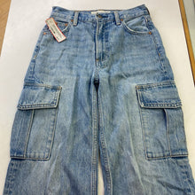 Load image into Gallery viewer, Denim Forum The Farrah Hi-Rise Wide cargo jeans 23