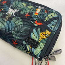 Load image into Gallery viewer, Lug Splits XL wallet