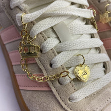 Load image into Gallery viewer, Adidas sneakers 5.5/6
