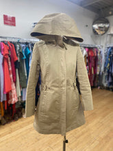 Load image into Gallery viewer, Mackage light coat M