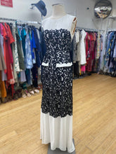 Load image into Gallery viewer, BCBG Max Azria maxi lace dress 4 NWT