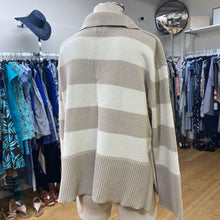 Load image into Gallery viewer, Gap striped sweater M