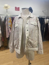 Load image into Gallery viewer, BLANKNYC floral denim jacket S