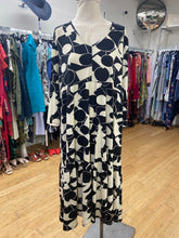 Load image into Gallery viewer, Pure Essence dress XL