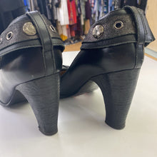 Load image into Gallery viewer, Carnaby Shoes 37
