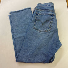 Load image into Gallery viewer, Levis wedgie straight 28