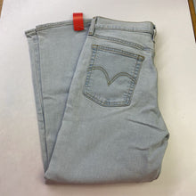 Load image into Gallery viewer, Levis wedgie straight jeans 26 NWT
