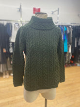 Load image into Gallery viewer, Aran Mor 100% Merino Wool made in Ireland cableknit sweater L