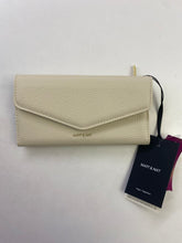 Load image into Gallery viewer, Matt & Nat wallet NWT