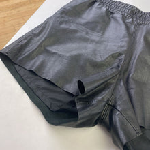 Load image into Gallery viewer, Mauritius Leather Shorts M
