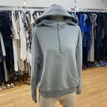 Load image into Gallery viewer, Vuori 1/4 zip sweatshirt S