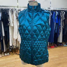 Load image into Gallery viewer, Lands End down vest L