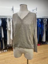 Load image into Gallery viewer, Banana Republic merino wool knit top M