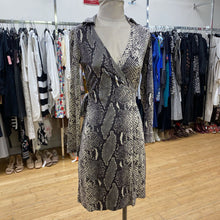 Load image into Gallery viewer, Diane Von Furstenburg silk jersey wrap dress 2