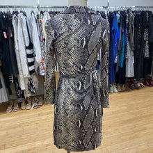 Load image into Gallery viewer, Diane Von Furstenburg silk jersey wrap dress 2