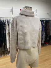 Load image into Gallery viewer, Babaton merino wool sweater 2XS
