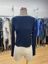 Load image into Gallery viewer, Athleta ruched top M
