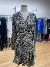 Load image into Gallery viewer, Heartloom satiny semi-wrap dress M