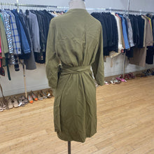 Load image into Gallery viewer, Everlane wrap dress 10
