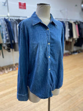 Load image into Gallery viewer, Denim Forum denim top L