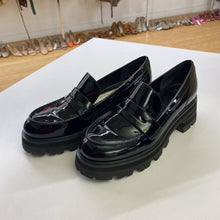 Load image into Gallery viewer, Marc Fisher chunky leather loafer 8