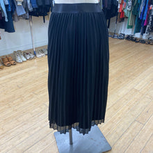 Load image into Gallery viewer, Twik/Simons pleated flowy skirt S