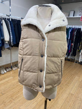 Load image into Gallery viewer, Lucky Brand reversible vest S/M