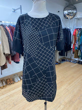 Load image into Gallery viewer, Annie 50 button back dress XS