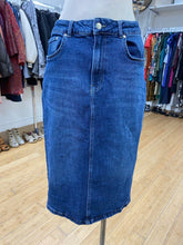Load image into Gallery viewer, Pilcro denim skirt 10