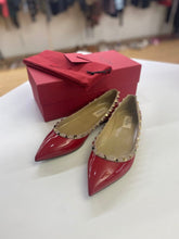 Load image into Gallery viewer, Valentino Rock Stud flats 39