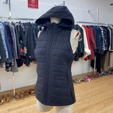 Load image into Gallery viewer, Lululemon puffy vest 10