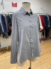 Load image into Gallery viewer, Roots soft shirt M