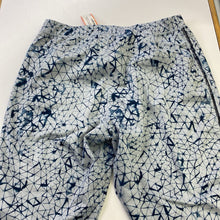Load image into Gallery viewer, Lululemon crossover harem capri 8